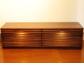 高級木材ウォールナット材を使用した日本の家具職人の渾身のテレビ台